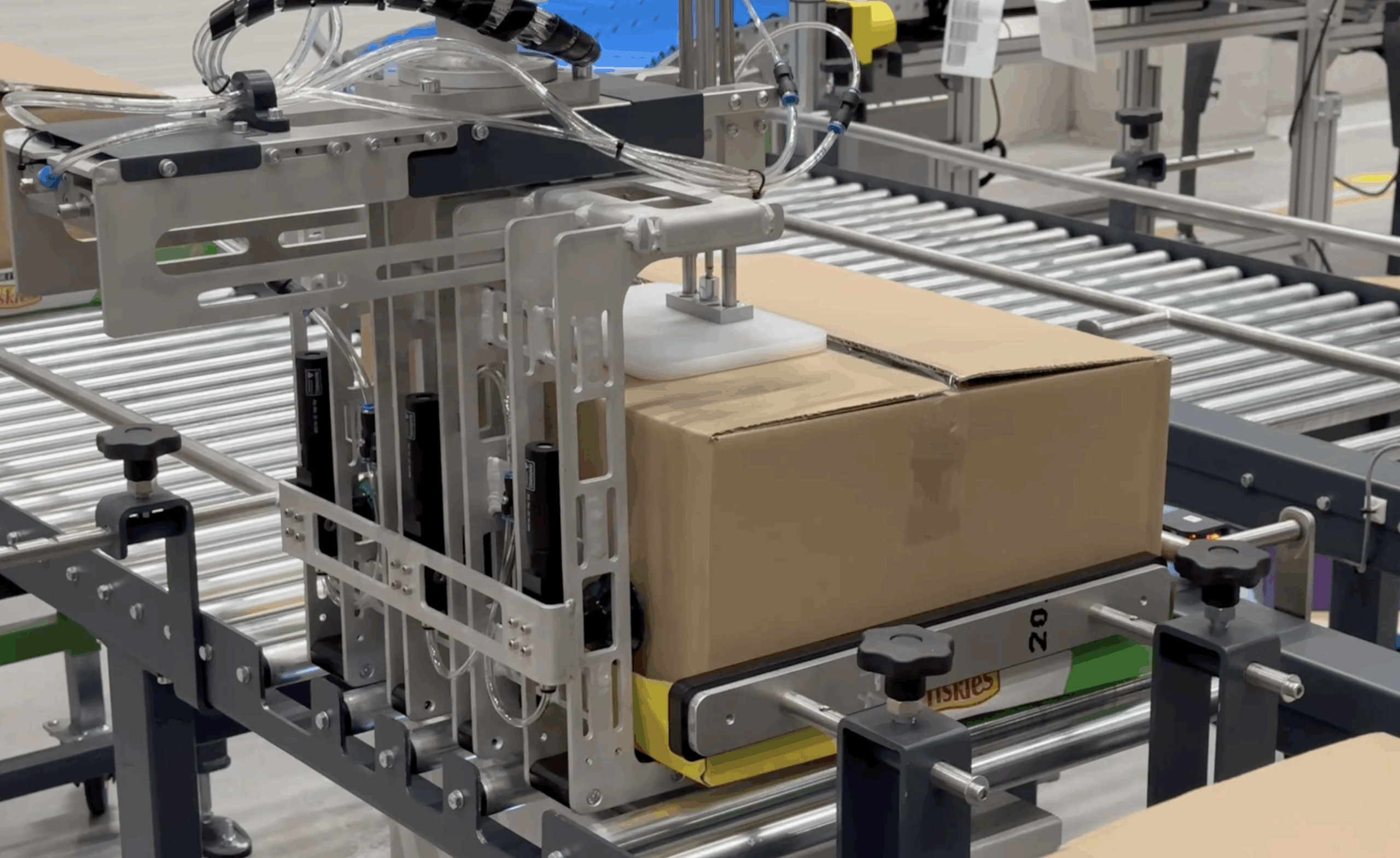 Fork type gripper HOPI Prostějov